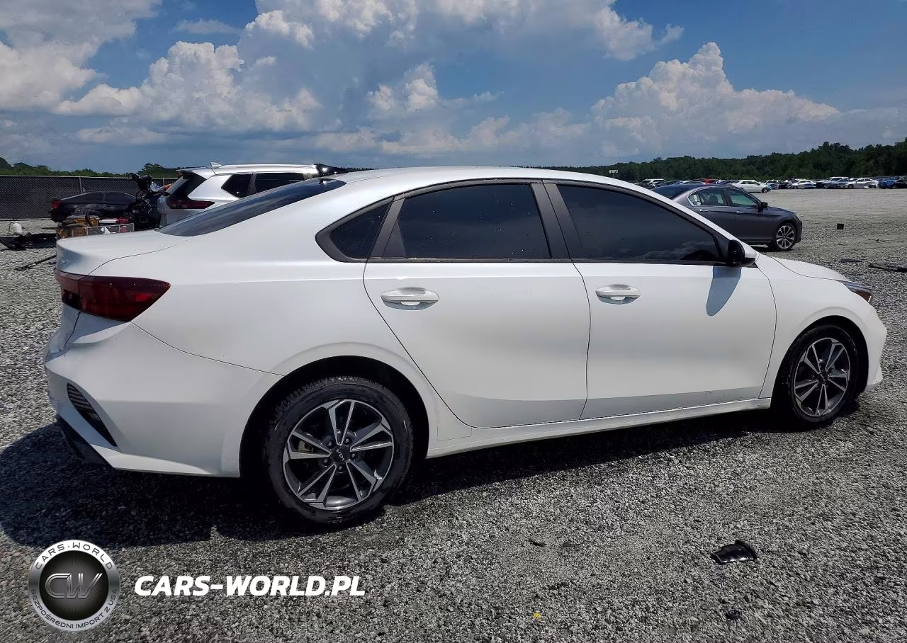 2023 Kia Forte Lxs VIN:3KPF24AD7PE508769 - 3