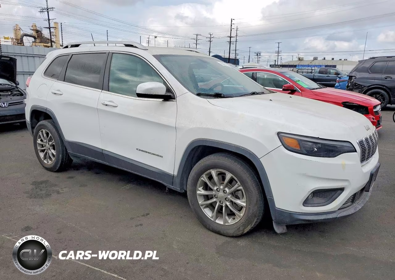 2019 Jeep Cherokee Latitude Plus VIN:1C4PJLLB3KD186848 - 4