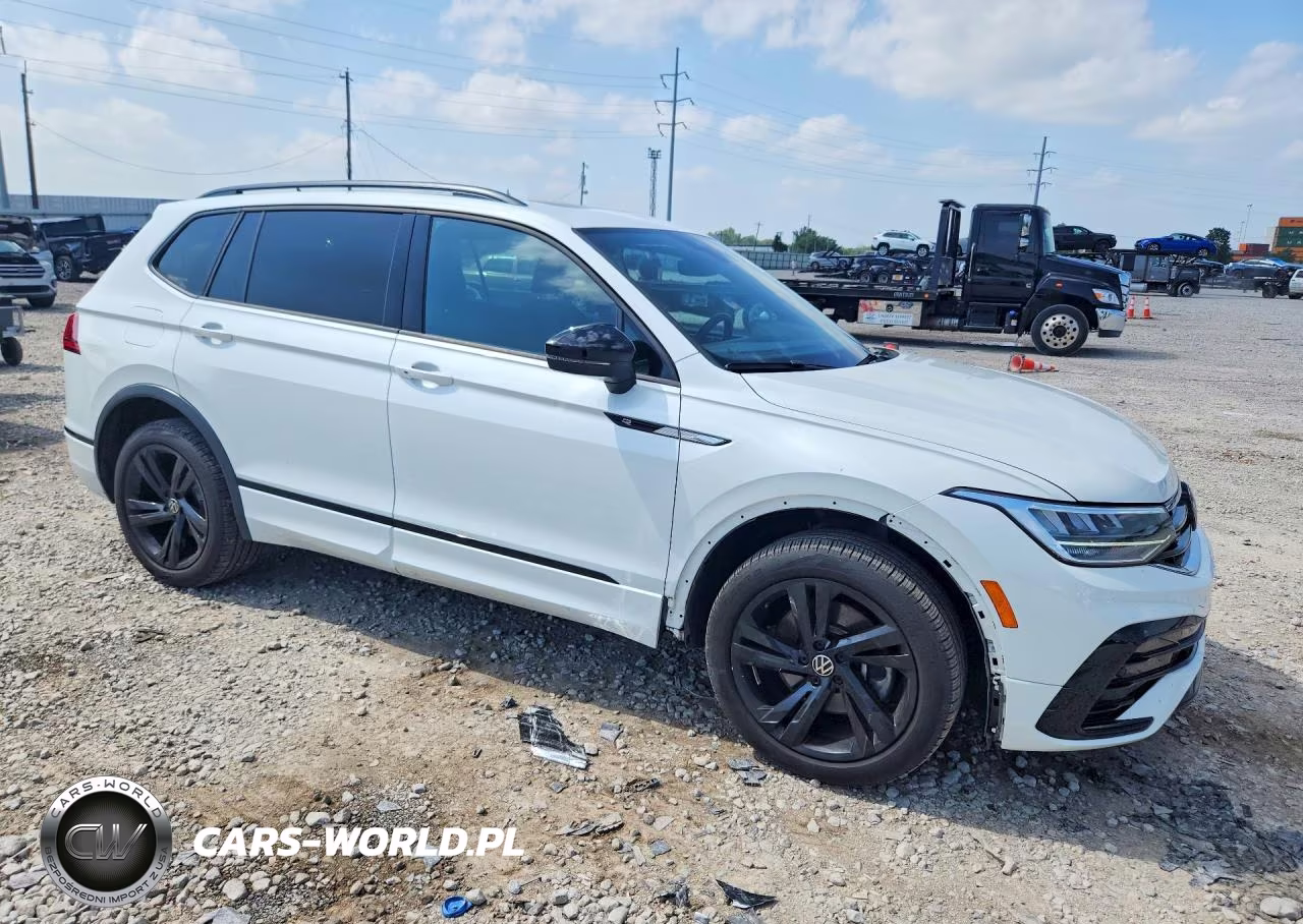 2023 Volkswagen Tiguan Se R-Line Black VIN:3VVCB7AX0PM134849 - 4