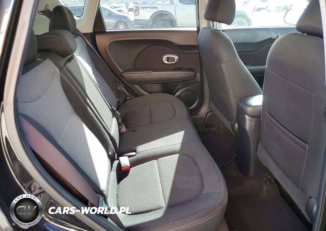 2018 Kia Soul + VIN:KNDJP3A54J7531870 - 10