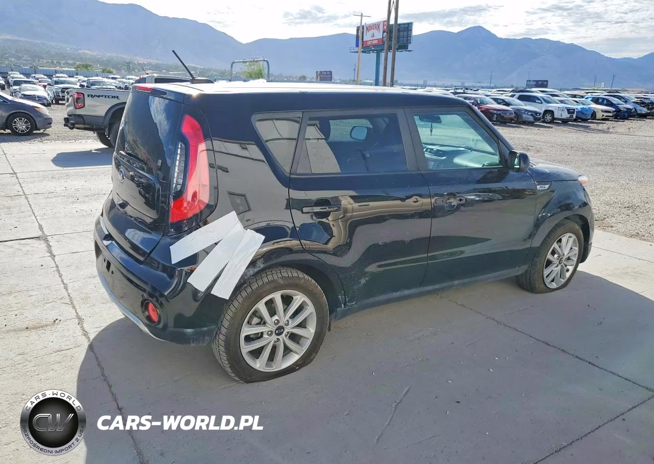 2018 Kia Soul + VIN:KNDJP3A54J7531870 - 3
