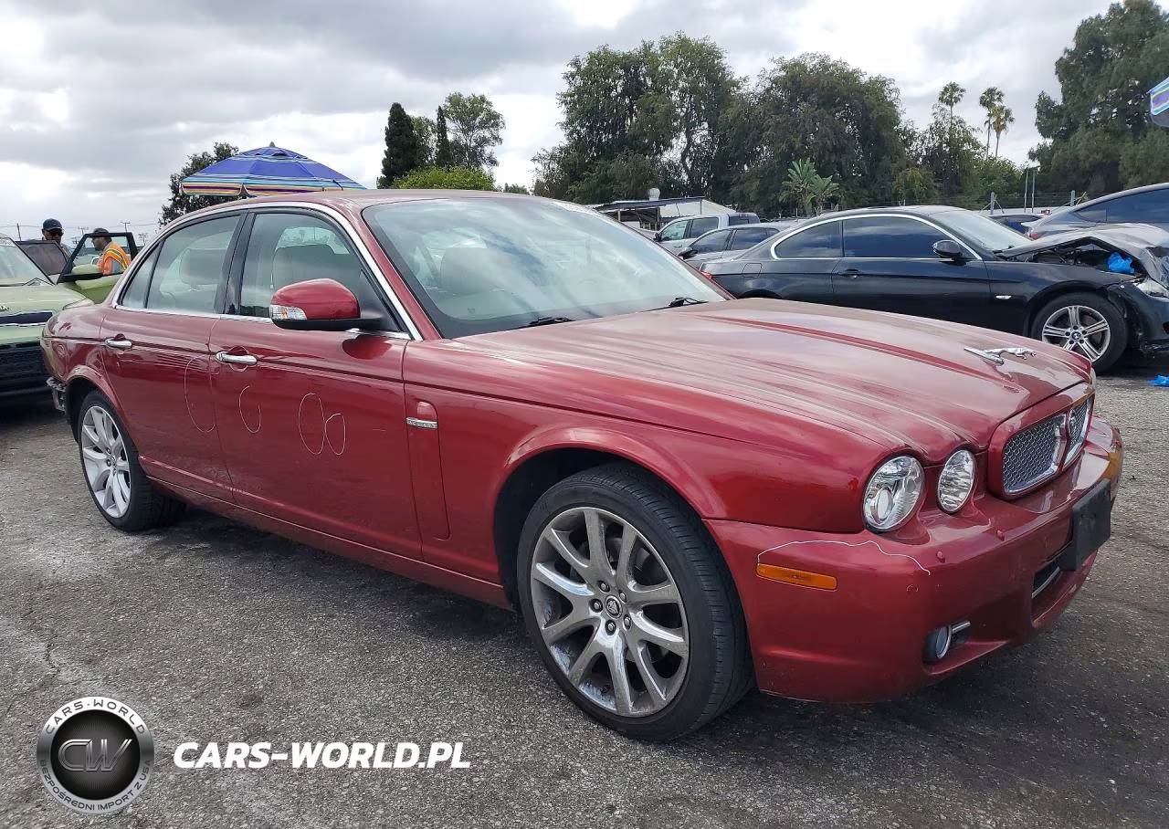 2009 Jaguar Xj8 VIN:SAJWA71B99SH31046 - 4