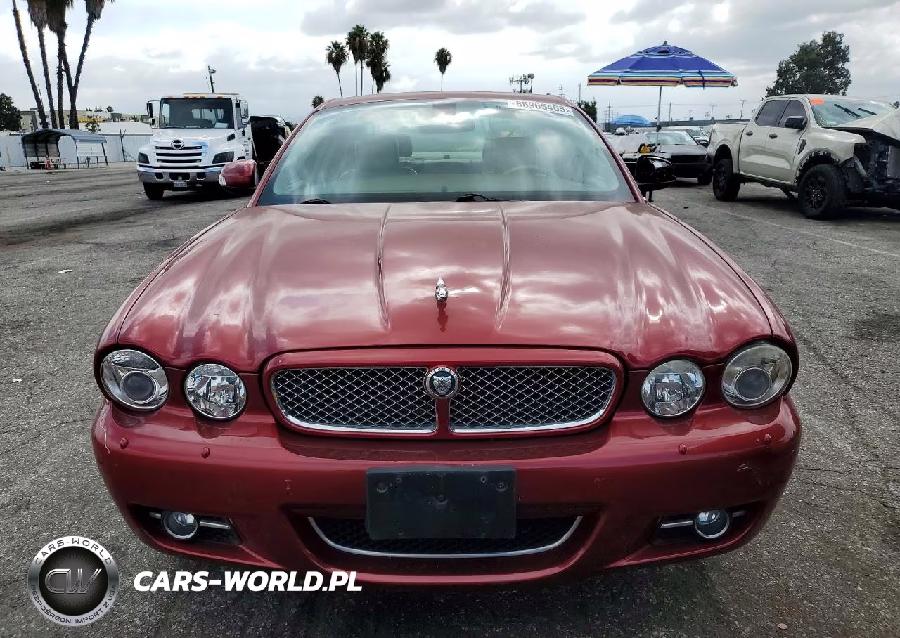 2009 Jaguar Xj8 VIN:SAJWA71B99SH31046 - 5