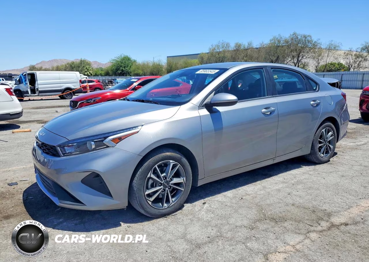 2024 Kia Forte Lxs – zdjęcie 1 z 13