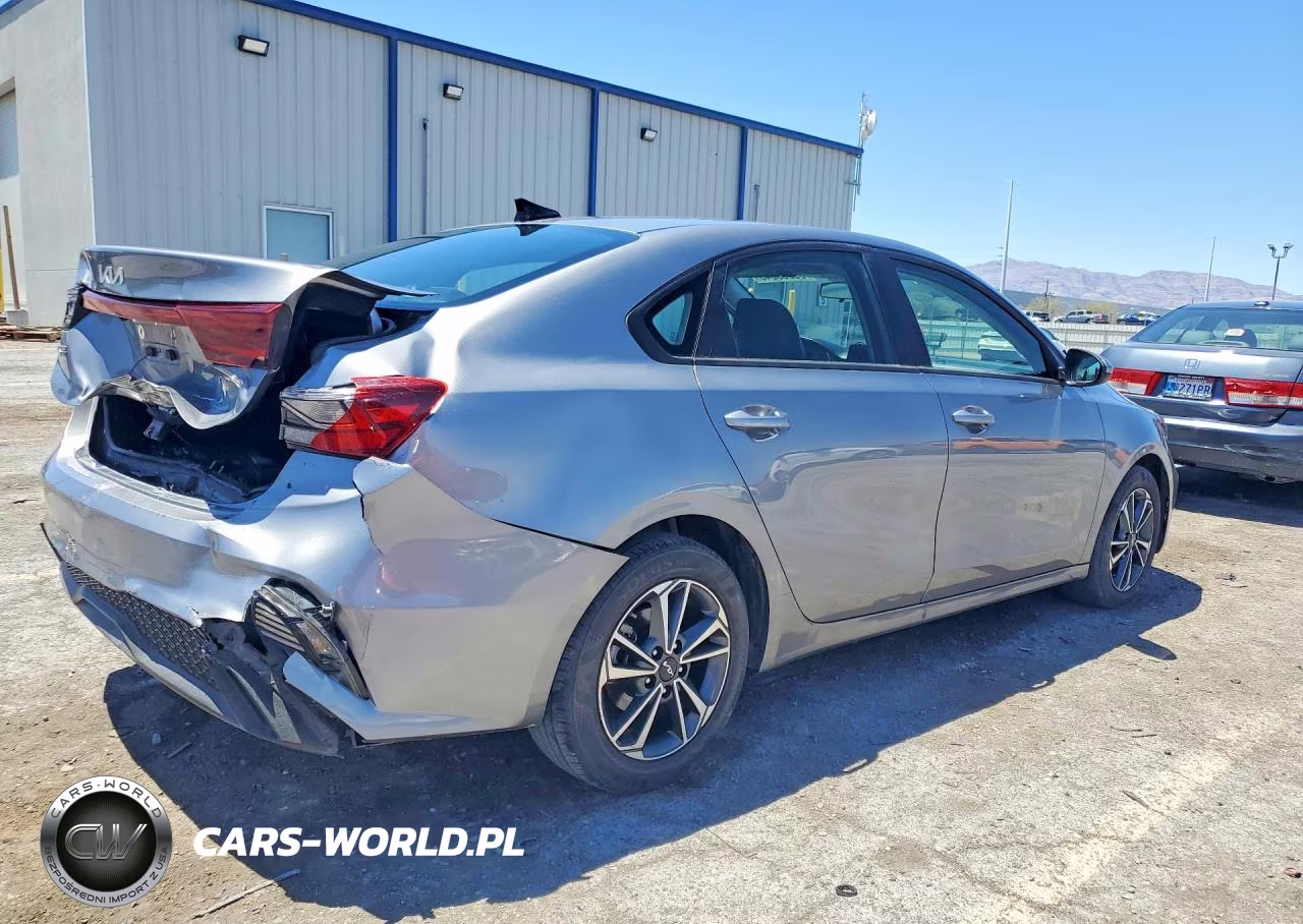 2024 Kia Forte Lxs VIN:3KPF24AD4RE787407 - 3