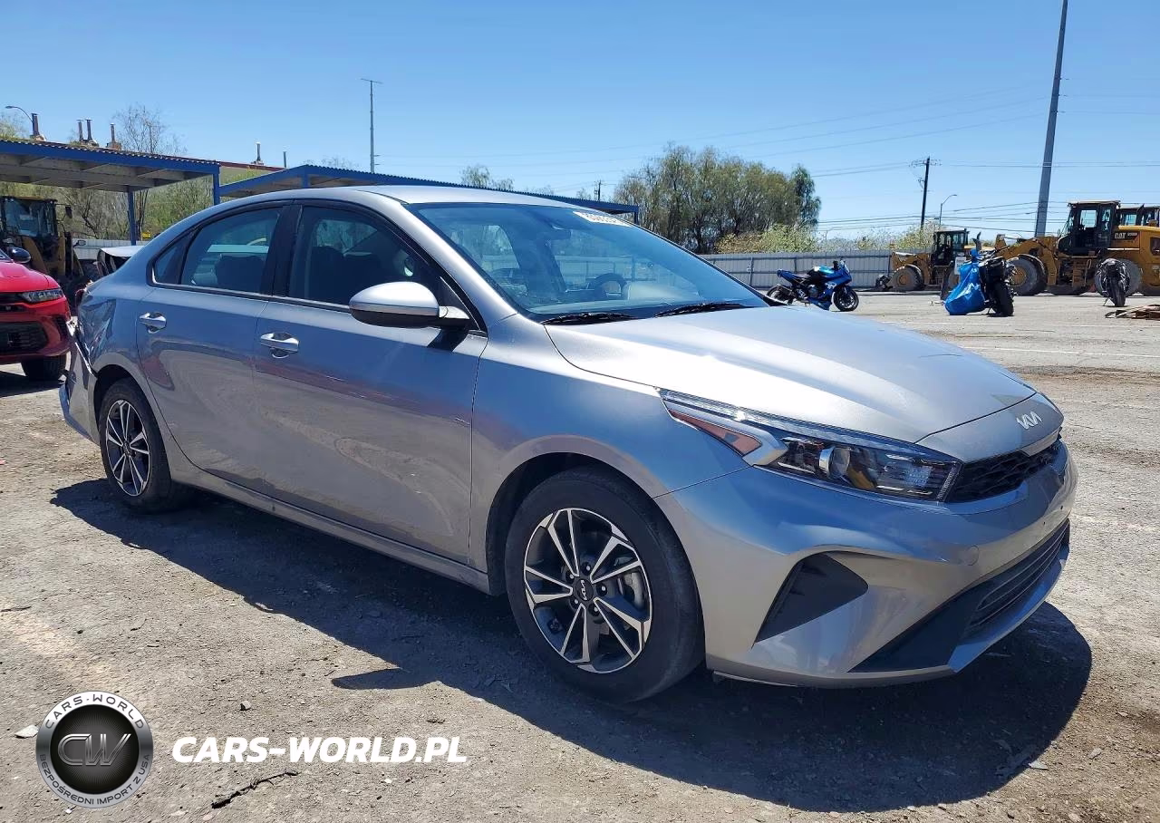 2024 Kia Forte Lxs VIN:3KPF24AD4RE787407 - 4