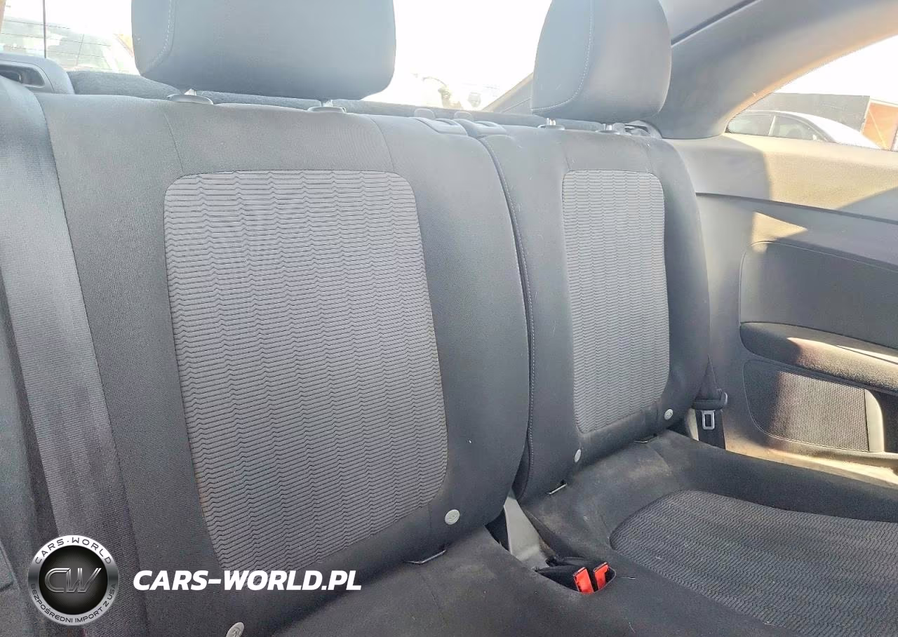 2014 Volkswagen Beetle VIN:3VWFP7AT3EM610015 - 10