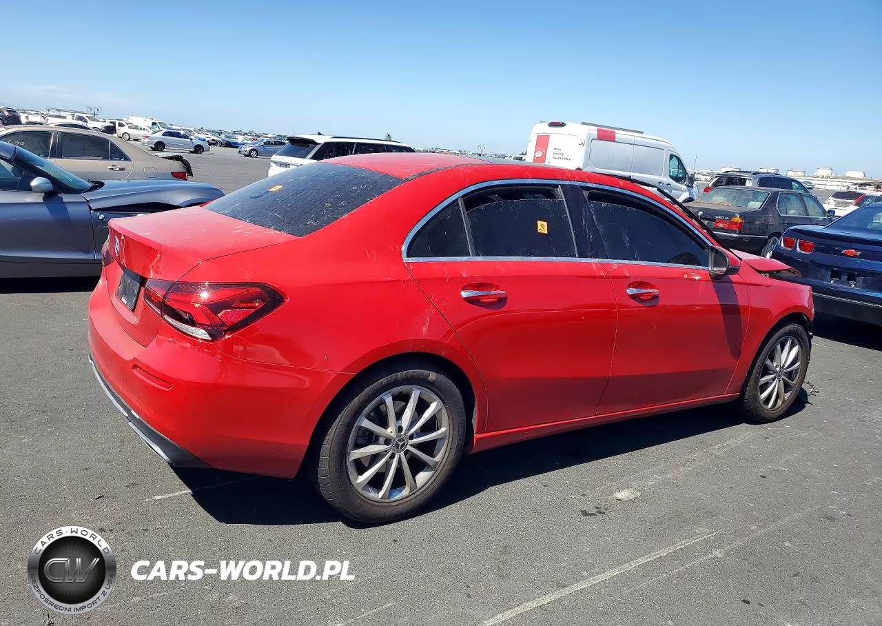 2020 Mercedes-Benz A 220 VIN:W1K3G4EBXLW043763 - 3