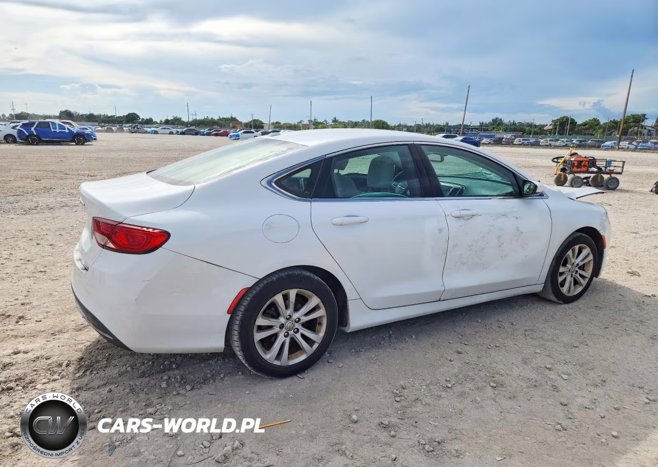 2015 Chrysler 200 Limited VIN:1C3CCCAB1FN611371 - 3