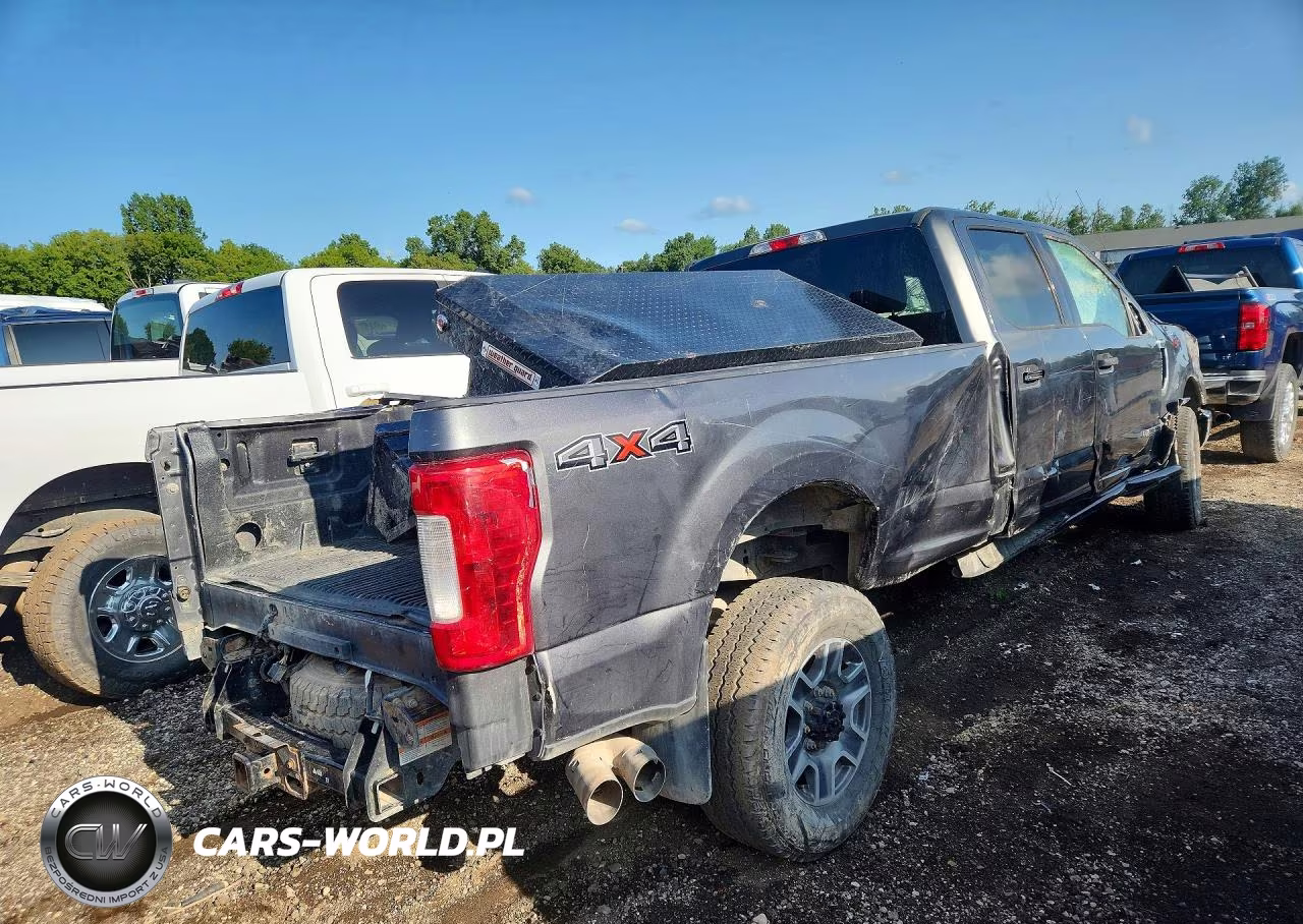 2018 Ford F350 Super Duty VIN:1FT8W3BT9JEC00065 - 3