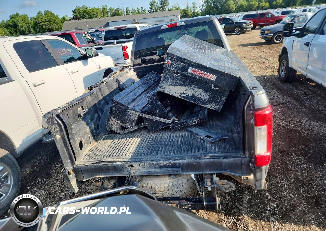 2018 Ford F350 Super Duty VIN:1FT8W3BT9JEC00065 - 6