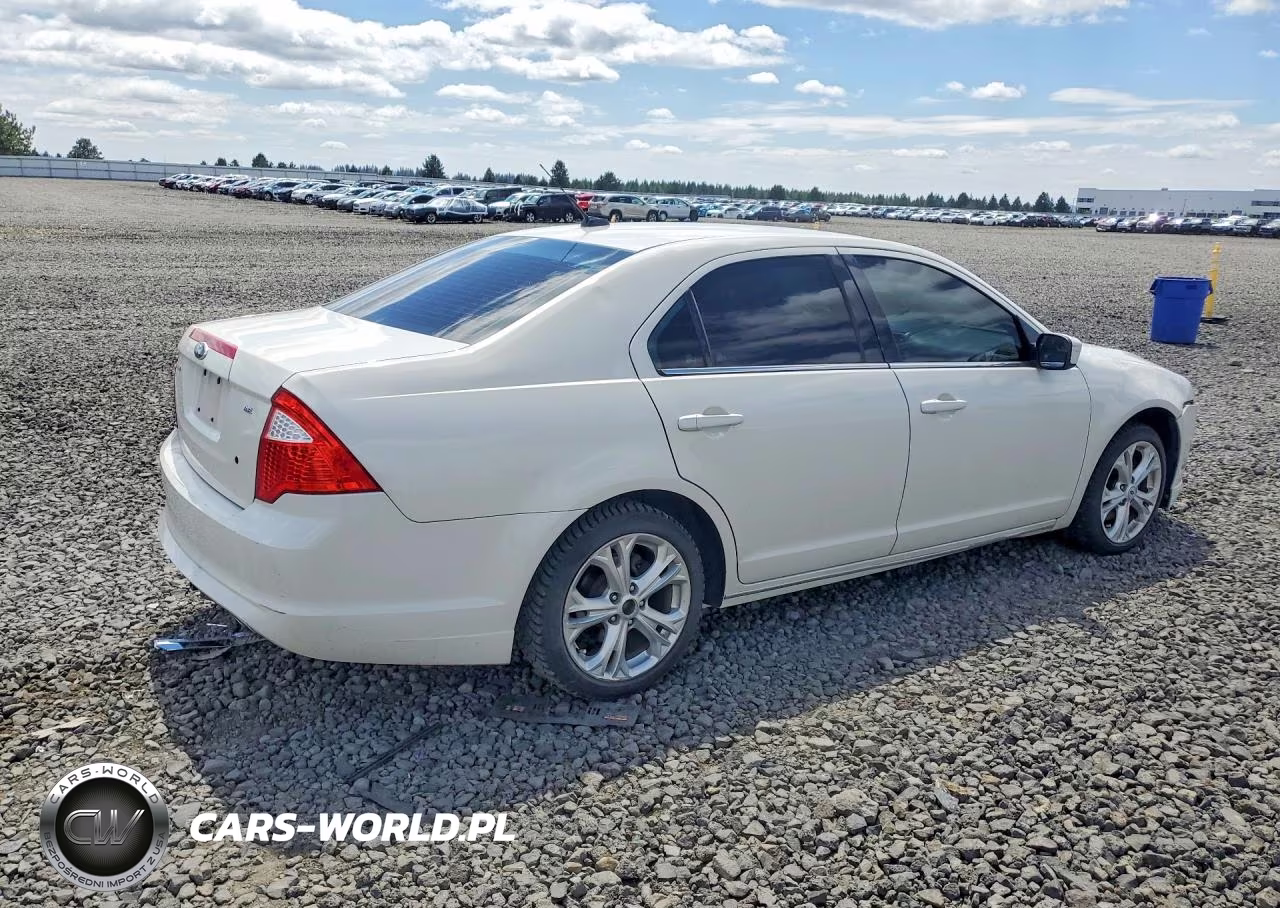 2012 Ford Fusion Se VIN:3FAHP0HA5CR379132 - 3