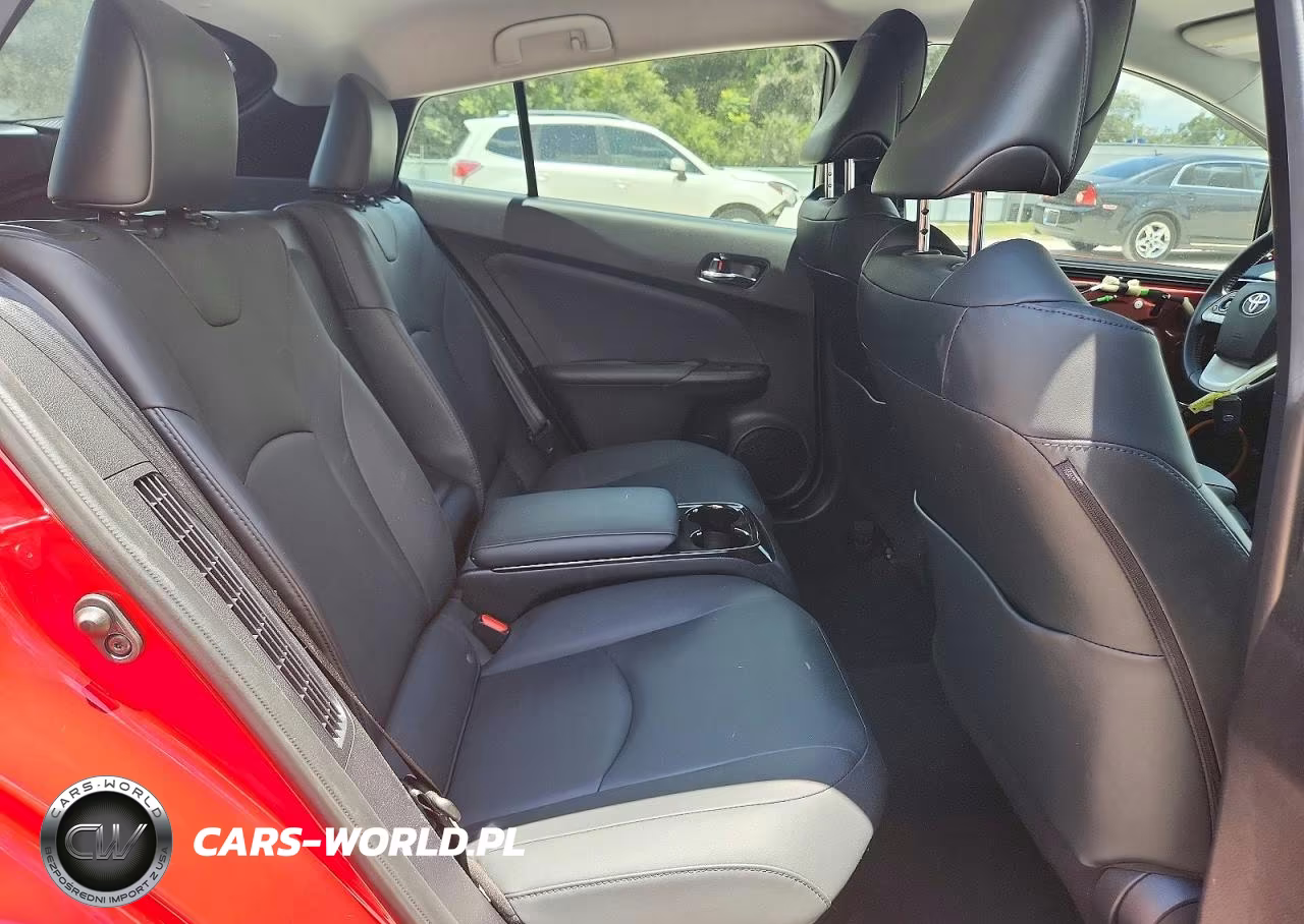 2019 Toyota Prius Prime Advanced VIN:JTDKARFP5K3111109 - 11