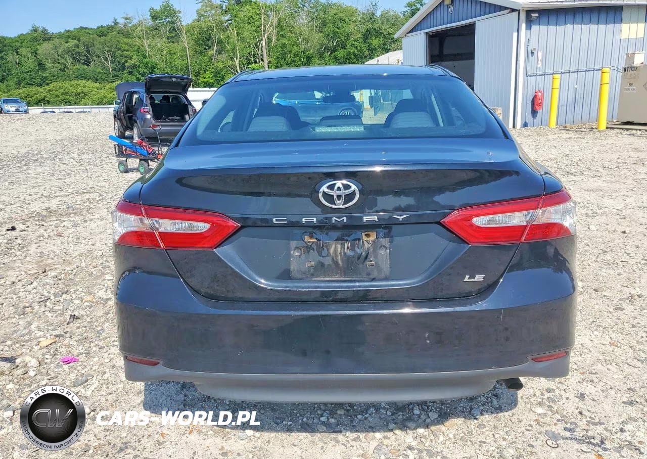 2018 Toyota Camry Le VIN:4T1B11HK4JU671632 - 6