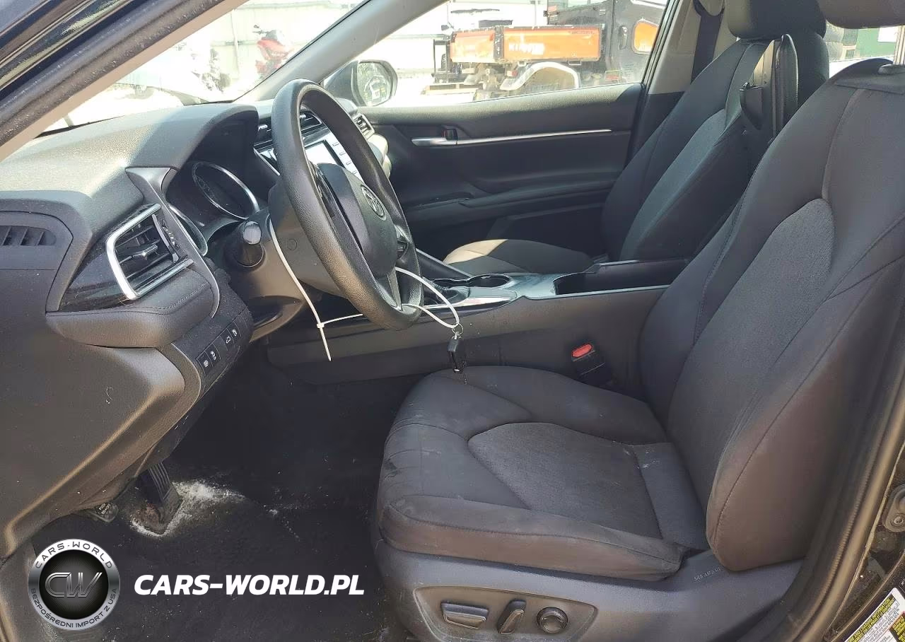 2018 Toyota Camry Le VIN:4T1B11HK4JU671632 - 7