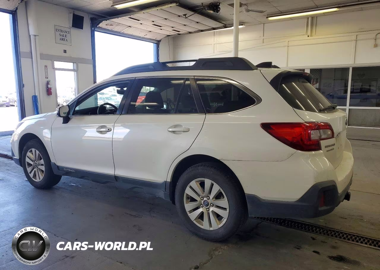 2019 Subaru Outback 2.5I Premium VIN:4S4BSAFC5K3374479 - 2