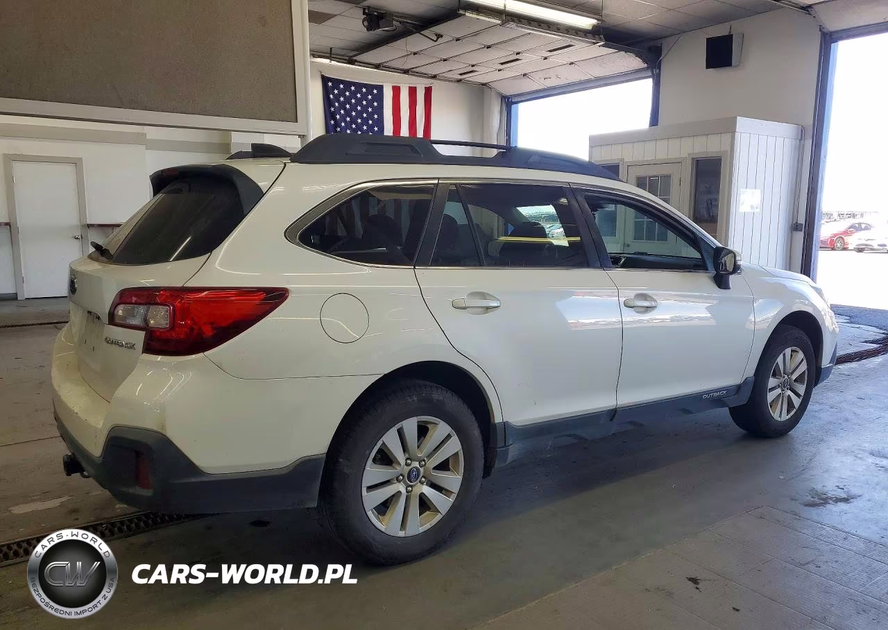 2019 Subaru Outback 2.5I Premium VIN:4S4BSAFC5K3374479 - 3