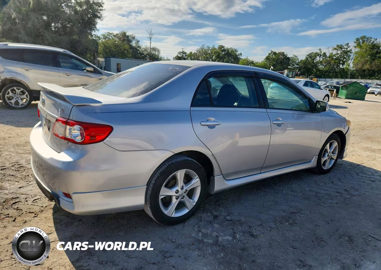 2011 Toyota Corolla S VIN:2T1BU4EE7BC656892 - 3