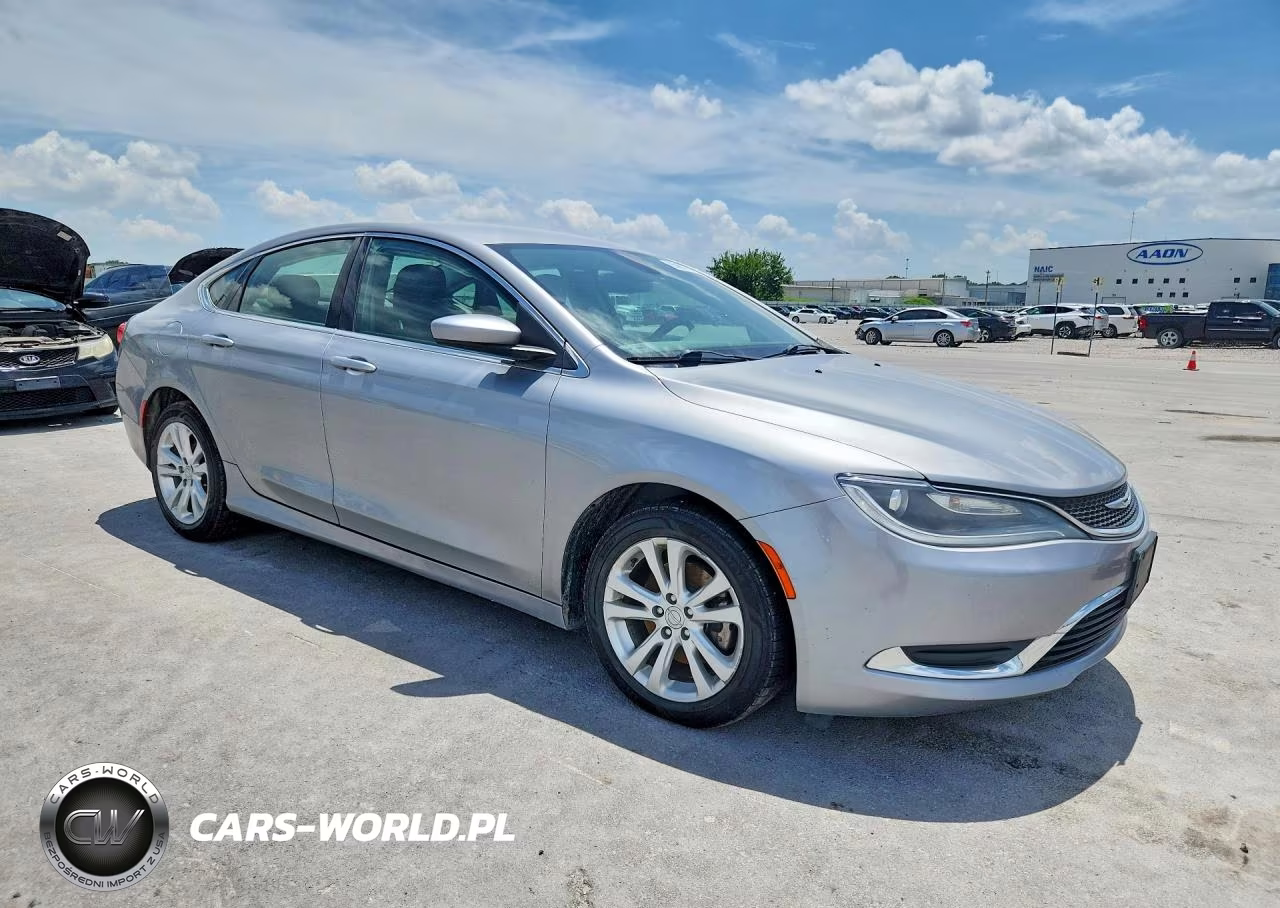 2015 Chrysler 200 Limited VIN:1C3CCCAB4FN649774 - 4