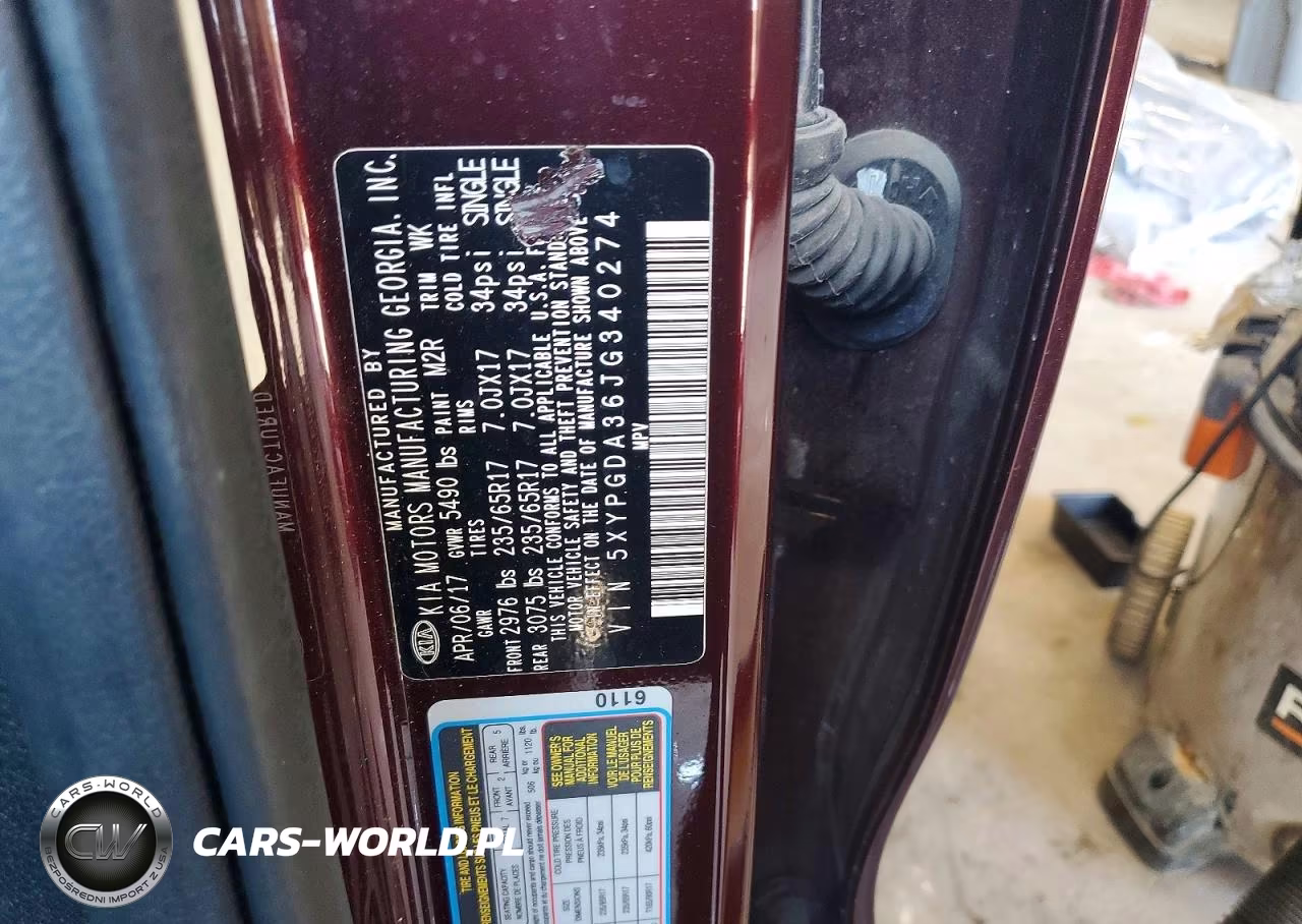 2018 Kia Sorento VIN:5XYPGDA36JG340274 - 13