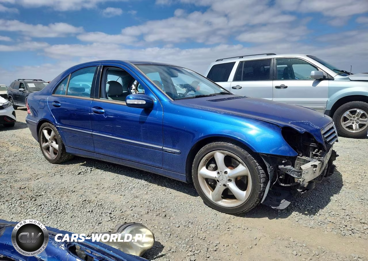 2004 Mercedes-Benz C 230K Sport Sedan VIN:WDBRF40J74F548598 - 4