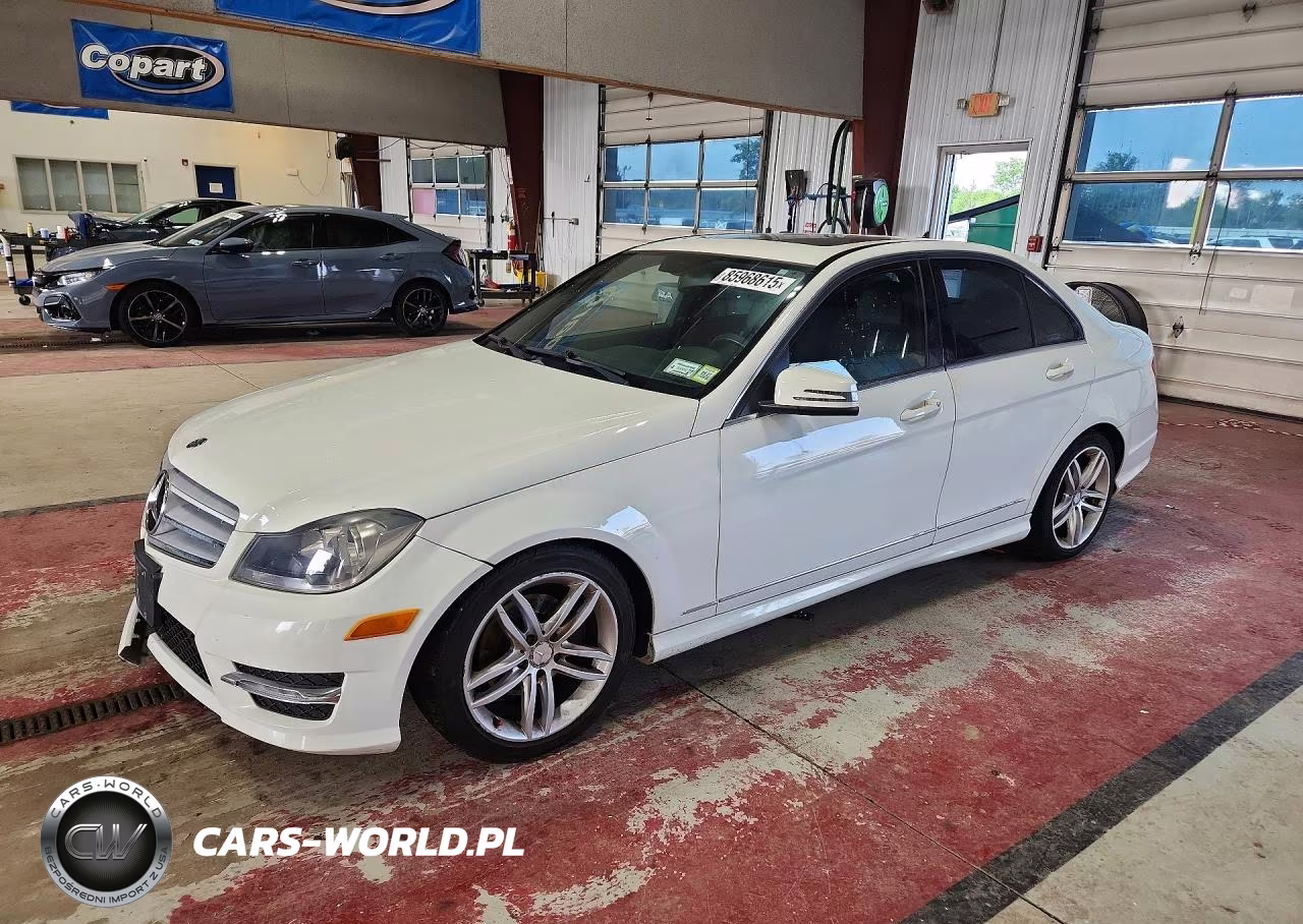 2012 Mercedes-Benz C 300 4Matic – zdjęcie 1 z 12