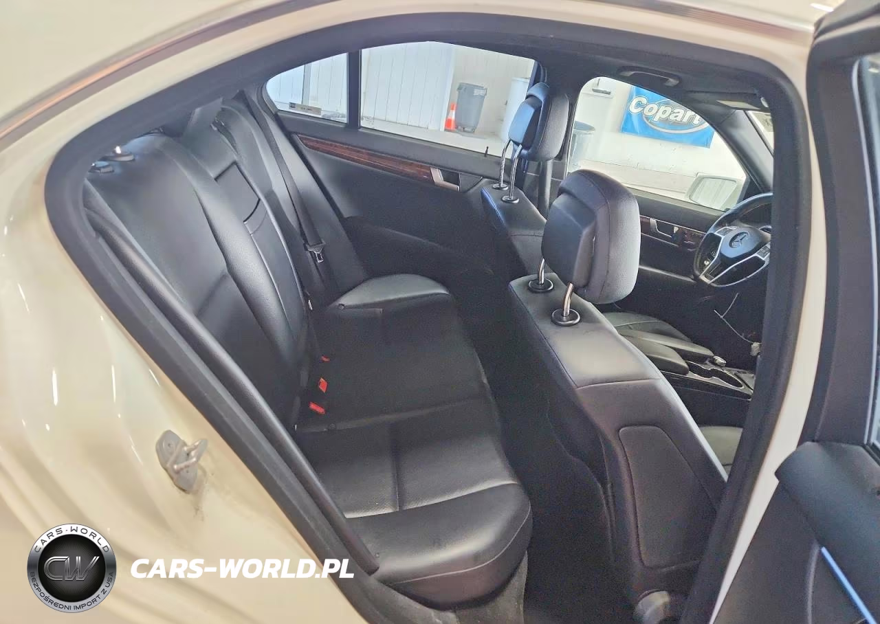 2012 Mercedes-Benz C 300 4Matic VIN:WDDGF8BBXCR233349 - 10