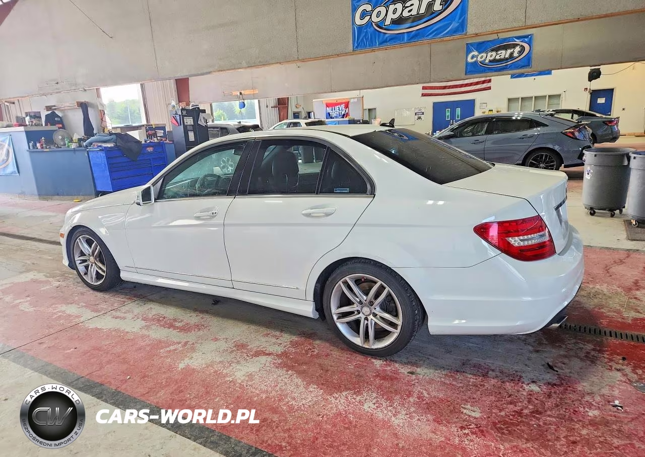 2012 Mercedes-Benz C 300 4Matic VIN:WDDGF8BBXCR233349 - 2