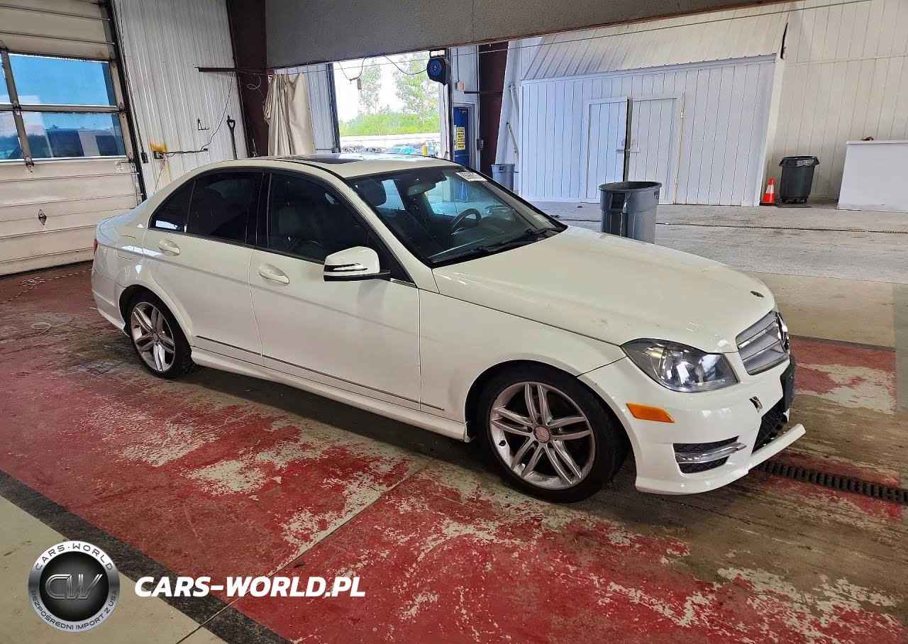 2012 Mercedes-Benz C 300 4Matic VIN:WDDGF8BBXCR233349 - 4
