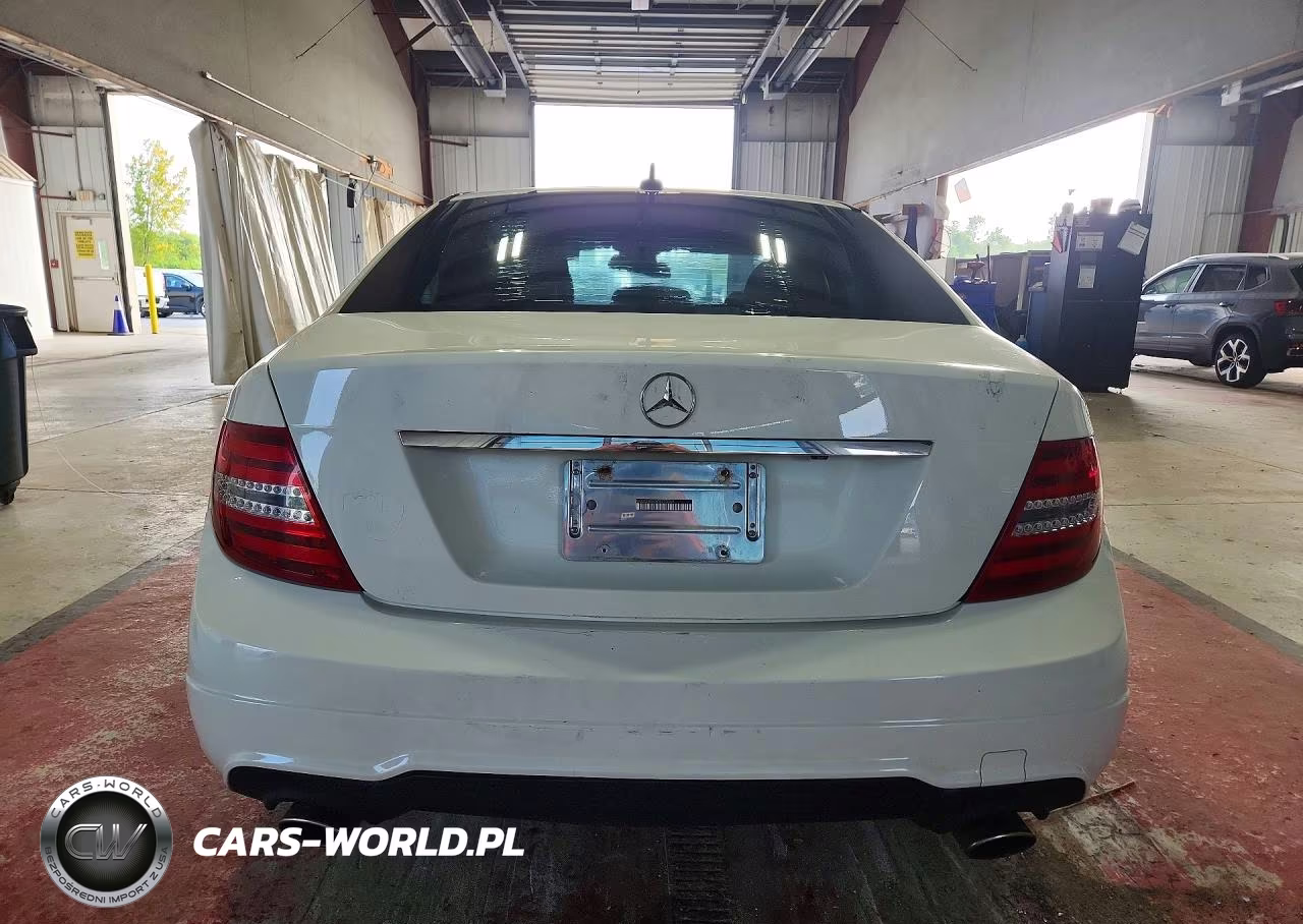 2012 Mercedes-Benz C 300 4Matic VIN:WDDGF8BBXCR233349 - 6