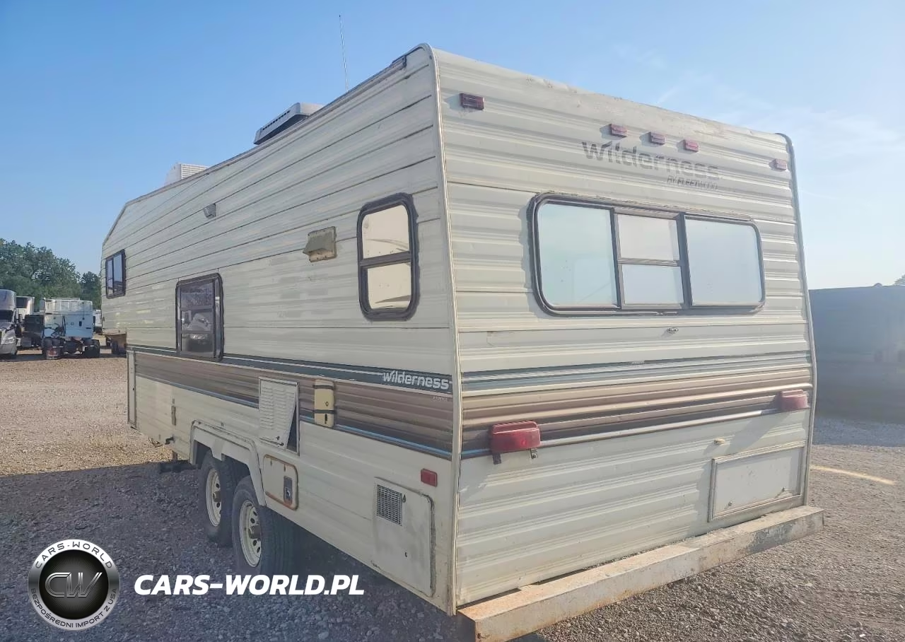 2019 Fleetwood Wilderness Camper VIN:1ED5N2620K9513765 - 3