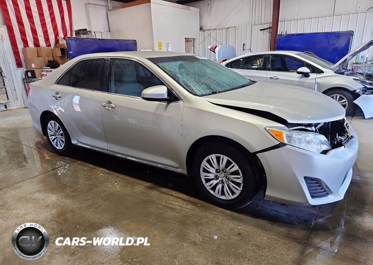 2014 Toyota Camry Le VIN:4T4BF1FKXER437737 - 4