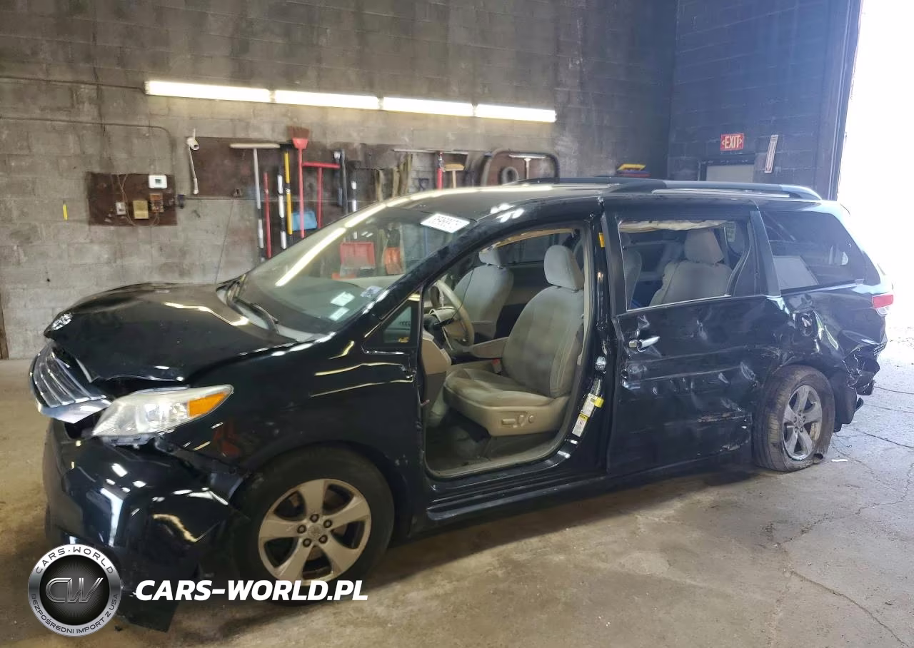 2014 Toyota Sienna Le – zdjęcie 1 z 14