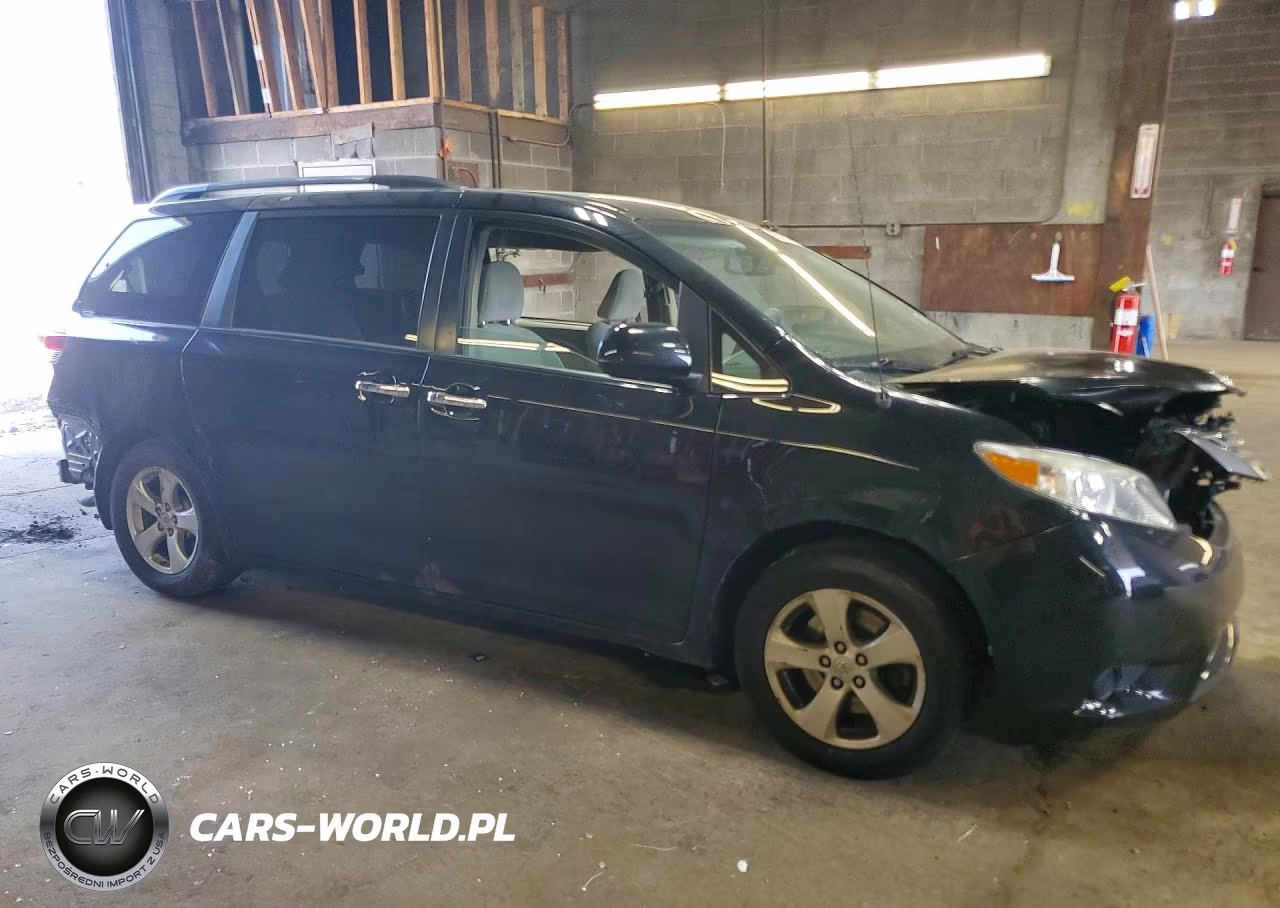 2014 Toyota Sienna Le VIN:5TDKK3DC5ES405669 - 4