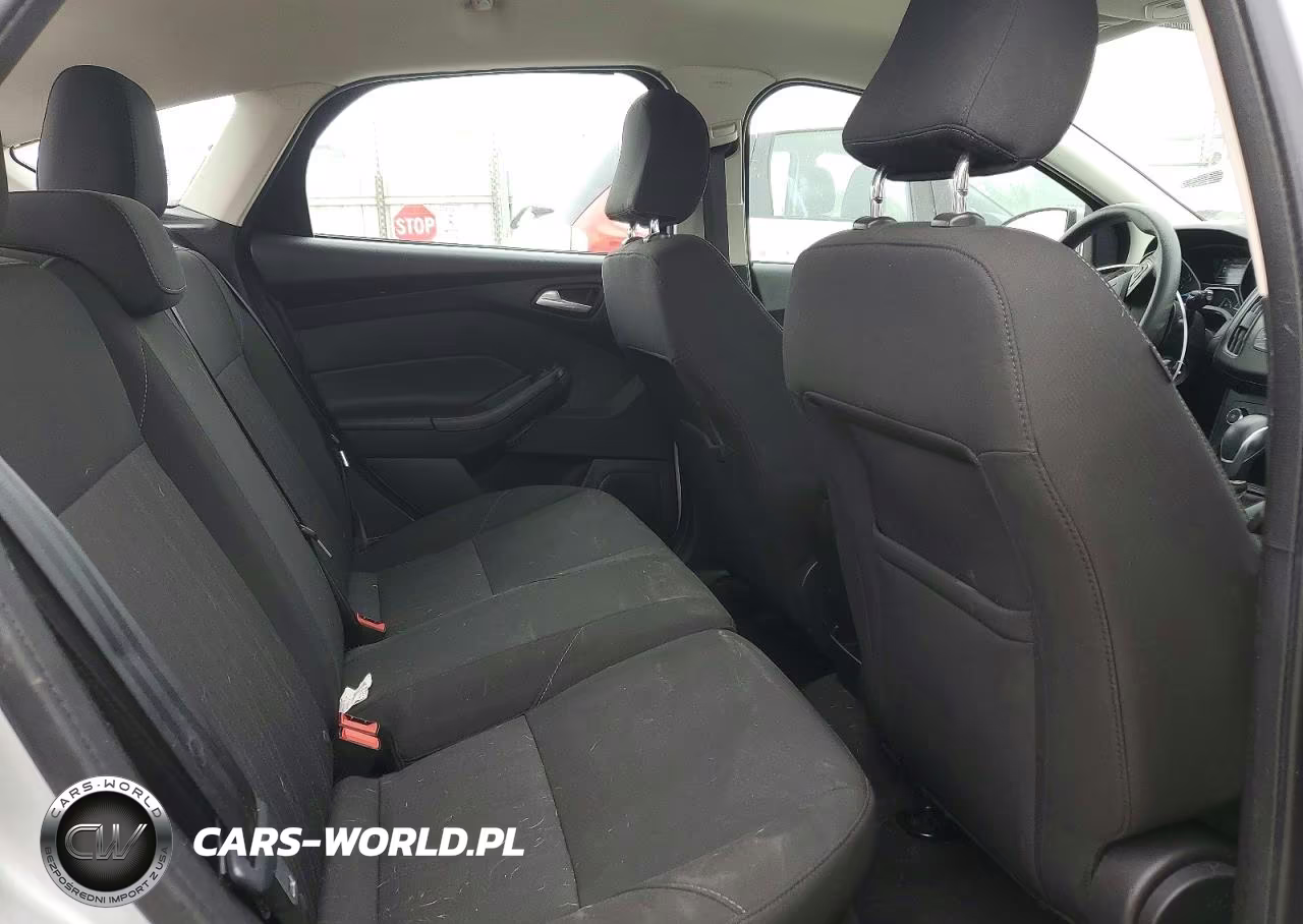 2017 Ford Focus Se VIN:1FADP3K28HL217888 - 10