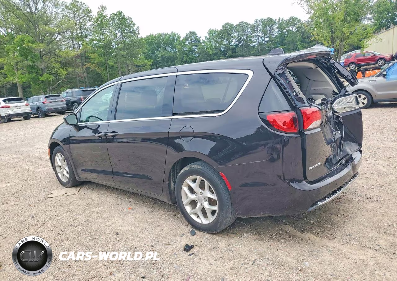 2018 Chrysler Pacifica Touring L Plus VIN:2C4RC1FG4JR129052 - 2