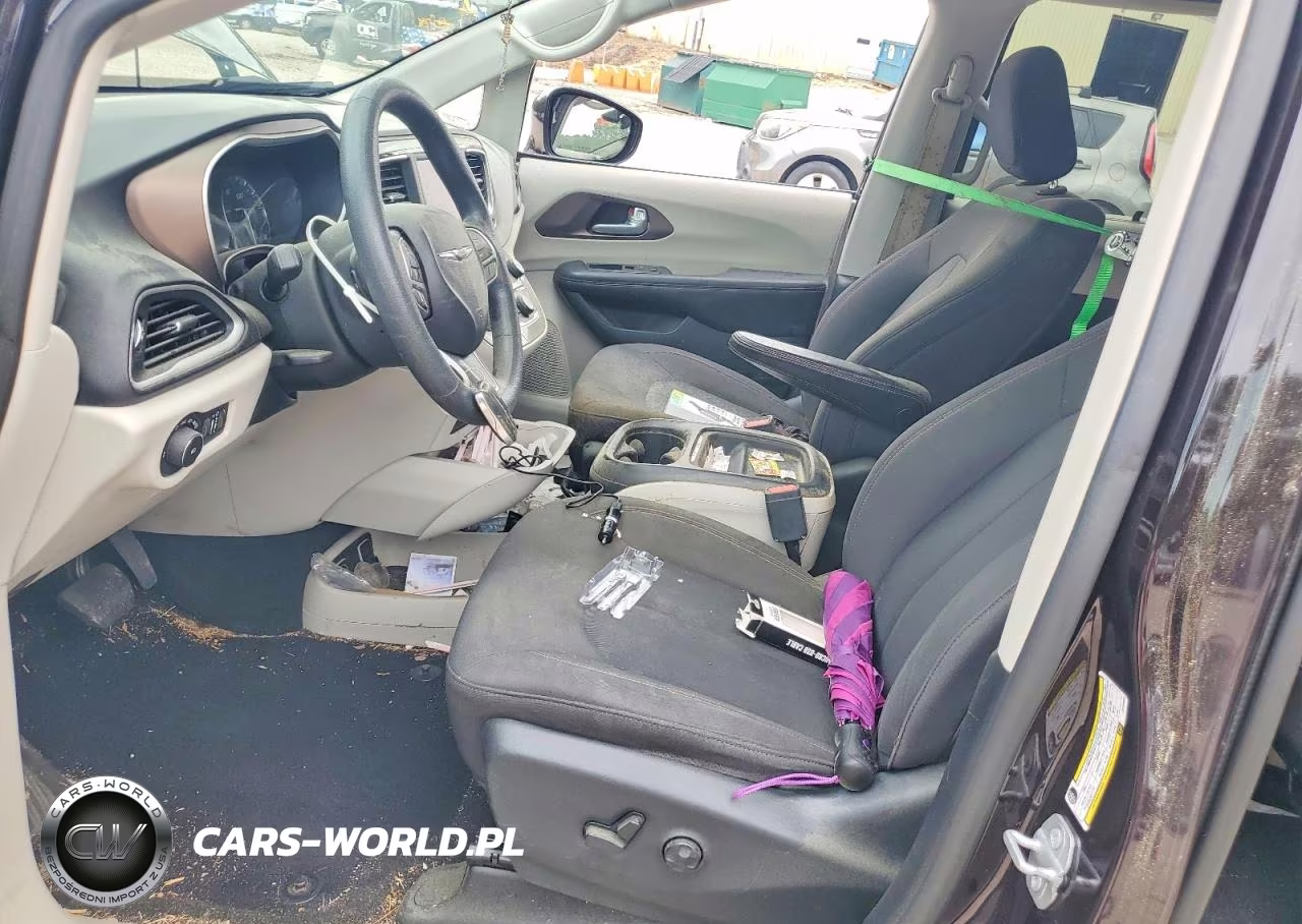 2018 Chrysler Pacifica Touring L Plus VIN:2C4RC1FG4JR129052 - 7