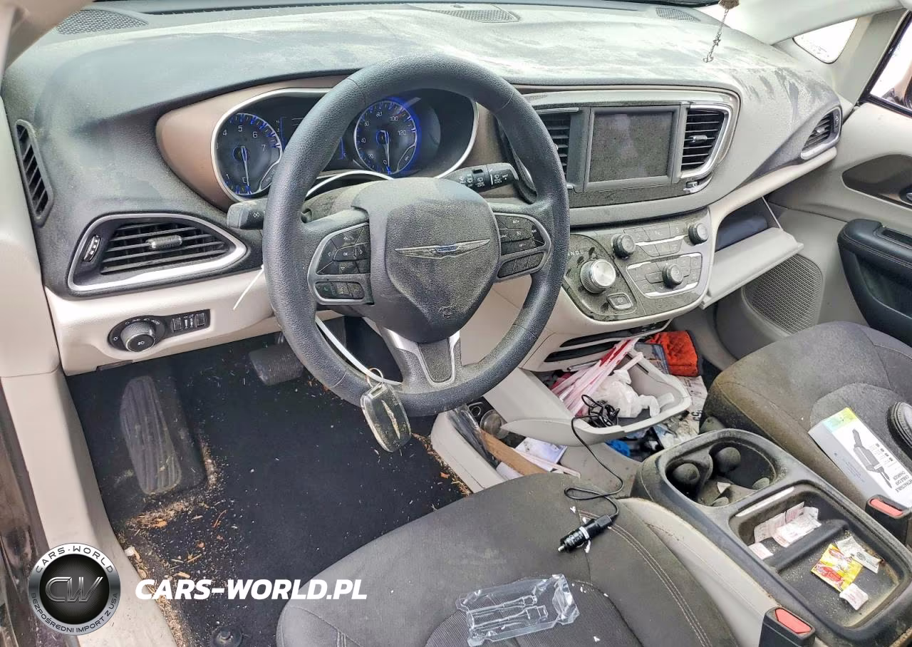 2018 Chrysler Pacifica Touring L Plus VIN:2C4RC1FG4JR129052 - 8