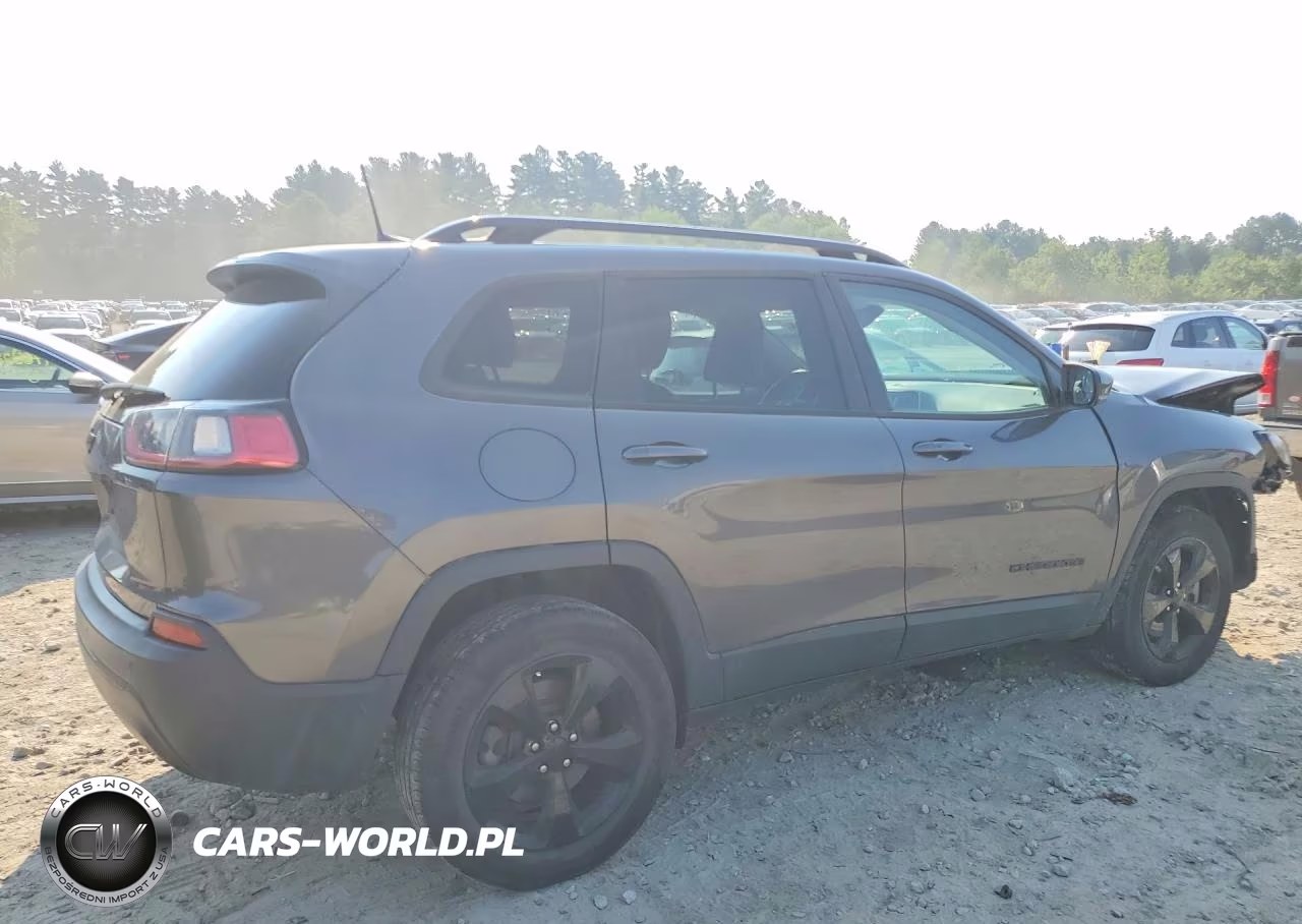 2019 Jeep Cherokee Latitude Plus VIN:1C4PJMLB6KD319883 - 3