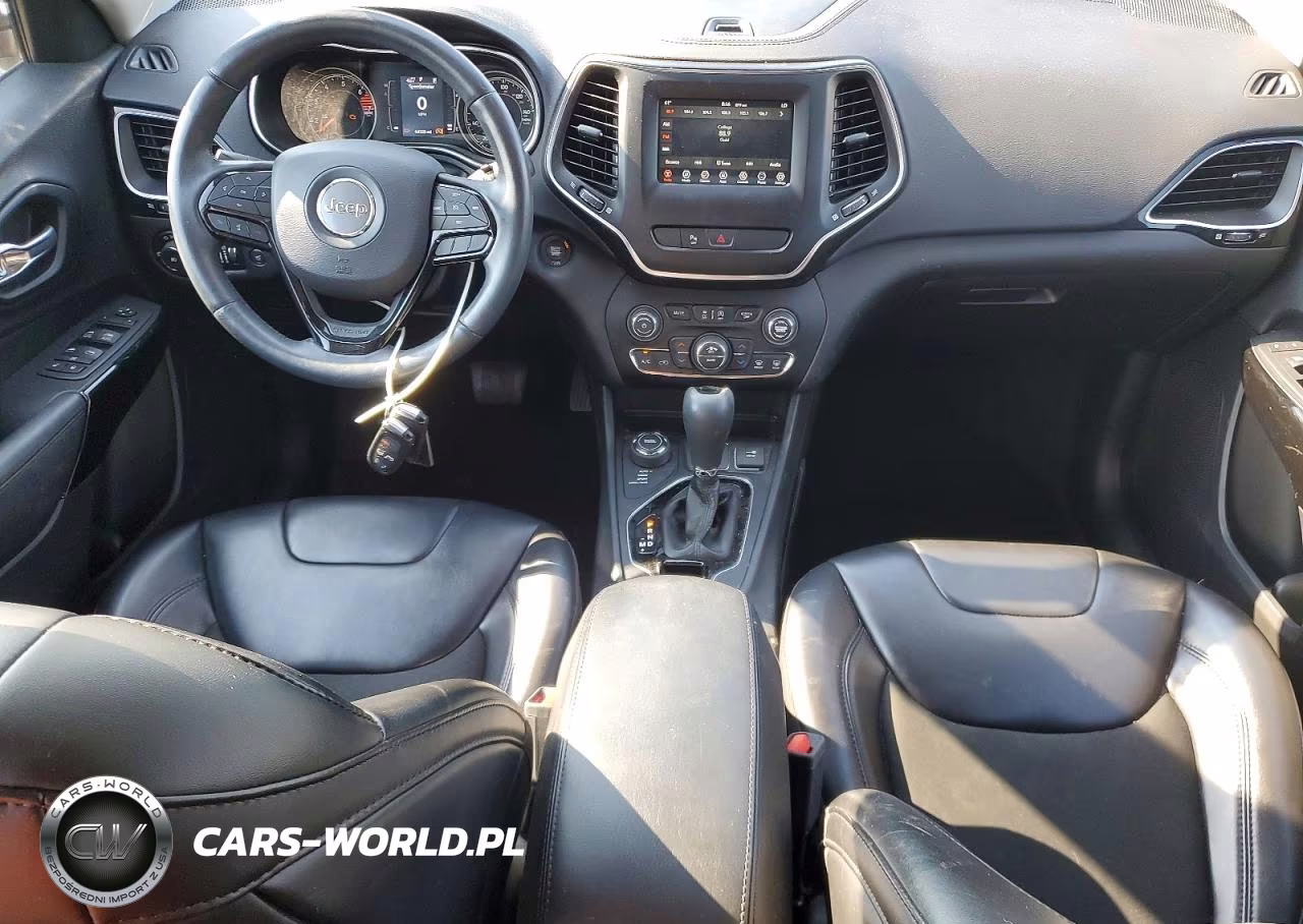 2019 Jeep Cherokee Latitude Plus VIN:1C4PJMLB6KD319883 - 8