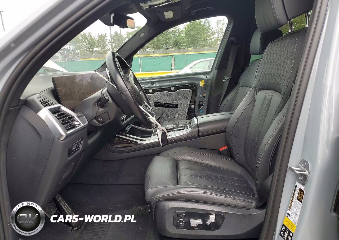 2023 BMW X7 xDrive40I VIN:5UX23EM07P9N62750 - 7