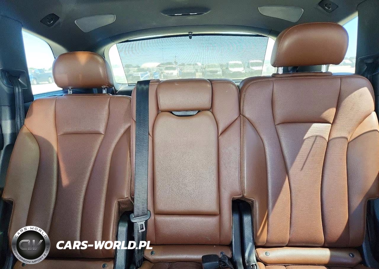 2018 Audi Q7 Prestige VIN:WA1VAAF78JD017985 - 10