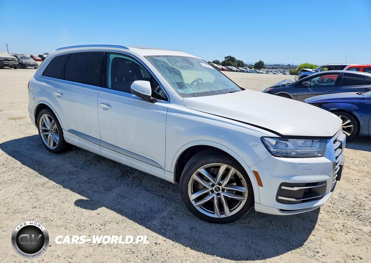 2018 Audi Q7 Prestige VIN:WA1VAAF78JD017985 - 4