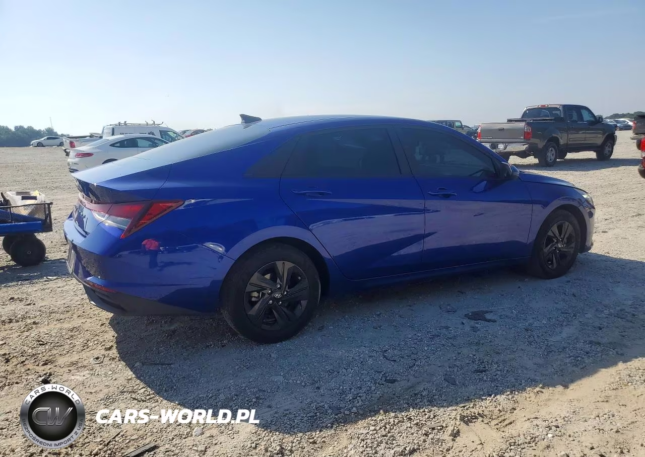 2023 Hyundai Elantra Sel VIN:KMHLM4AGXPU563141 - 3