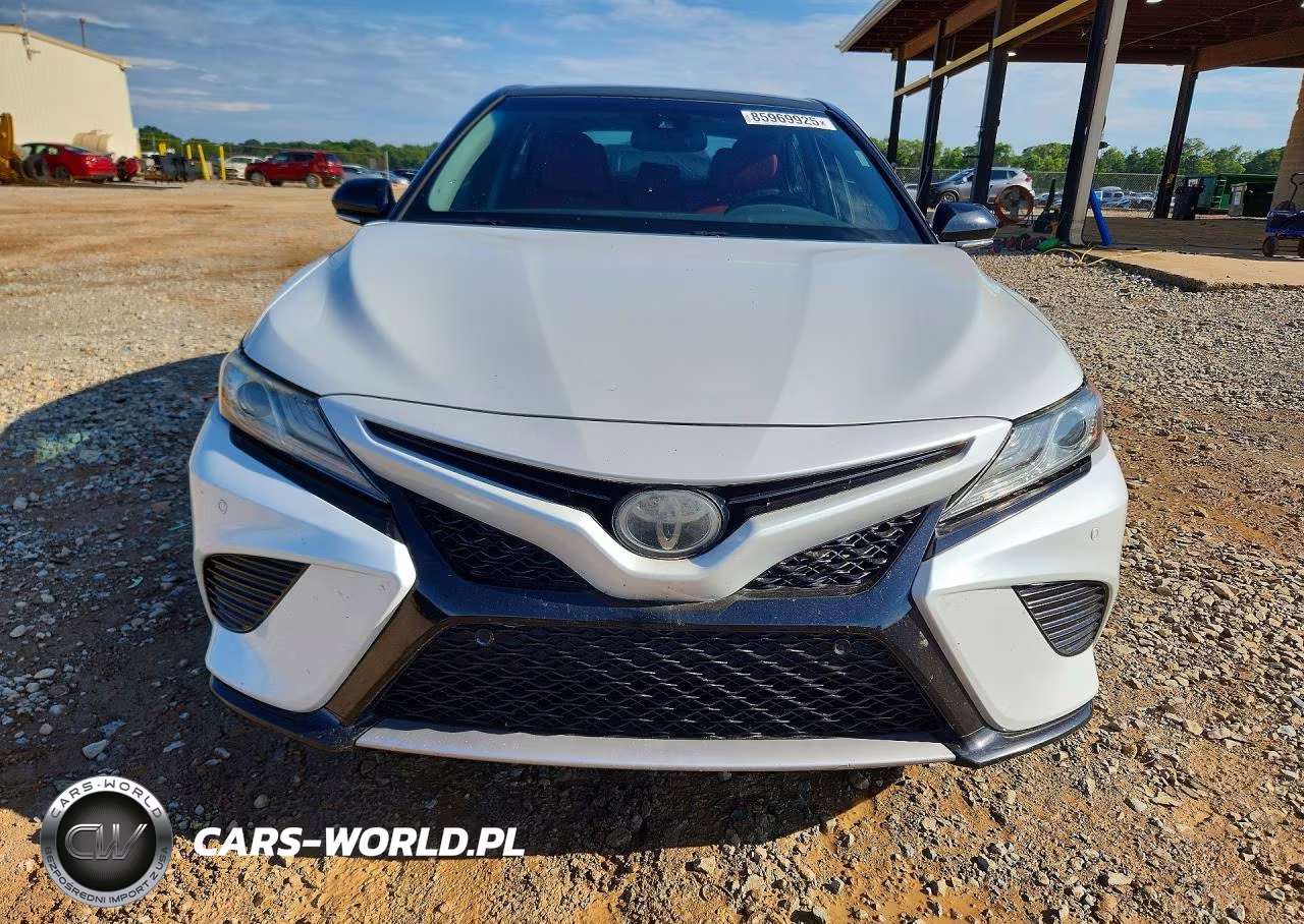 2018 Toyota Camry Xse VIN:4T1B61HK2JU154153 - 5