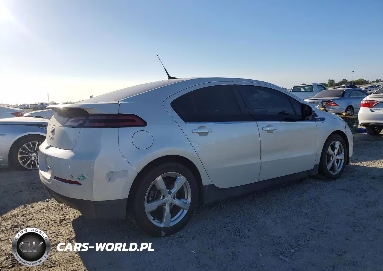 2014 Chevrolet Volt VIN:1G1RH6E47EU158584 - 3