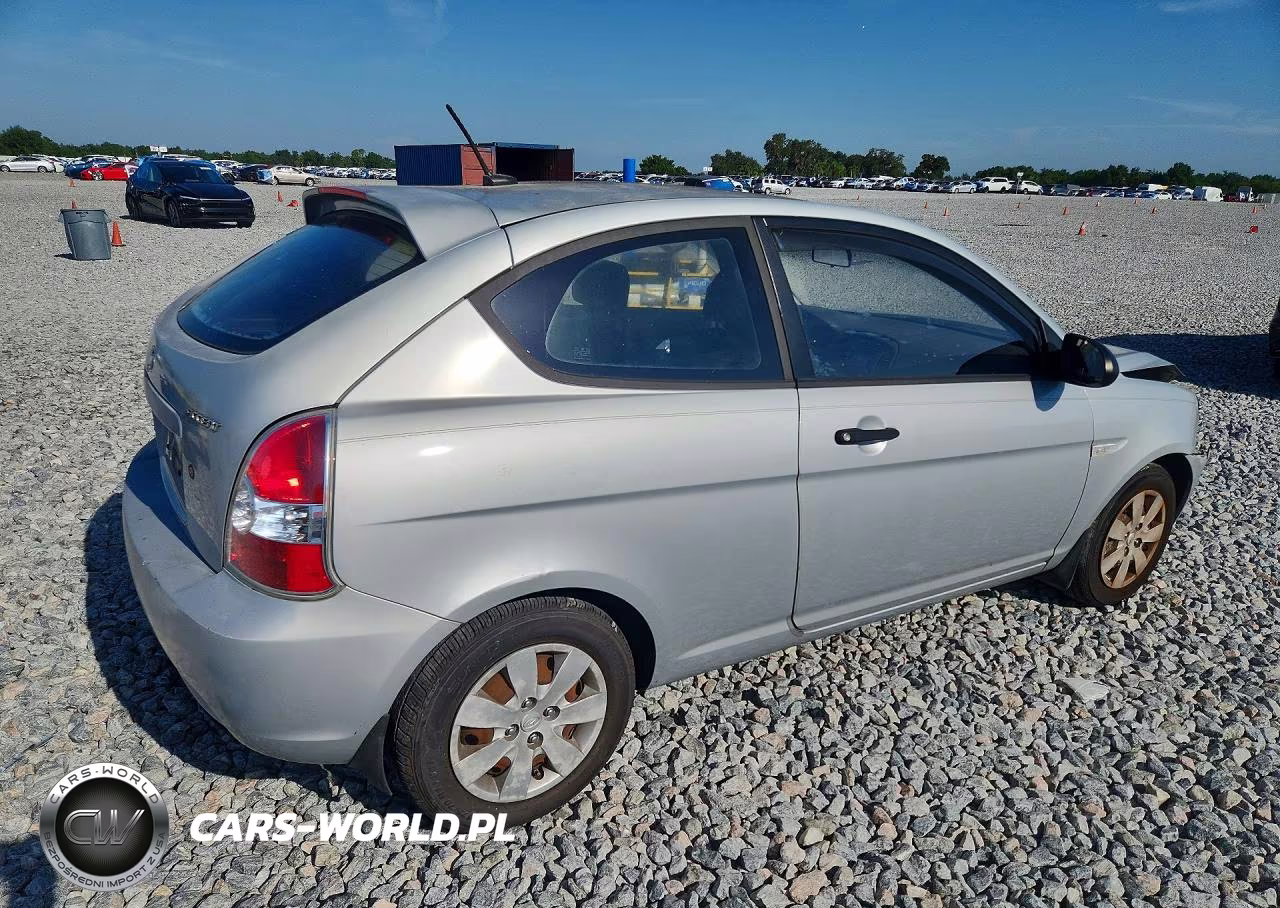 2009 Hyundai Accent Gs VIN:KMHCM36C99U121308 - 3