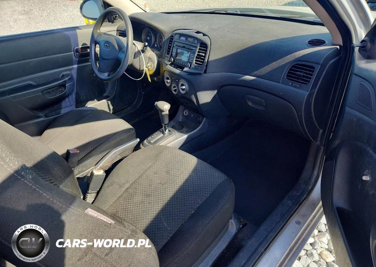 2009 Hyundai Accent Gs VIN:KMHCM36C99U121308 - 8