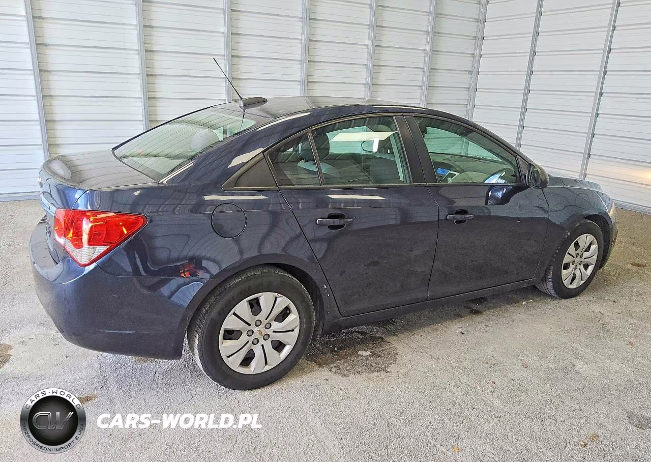 2015 Chevrolet Cruze Ls VIN:1G1PA5SH3F7213934 - 3