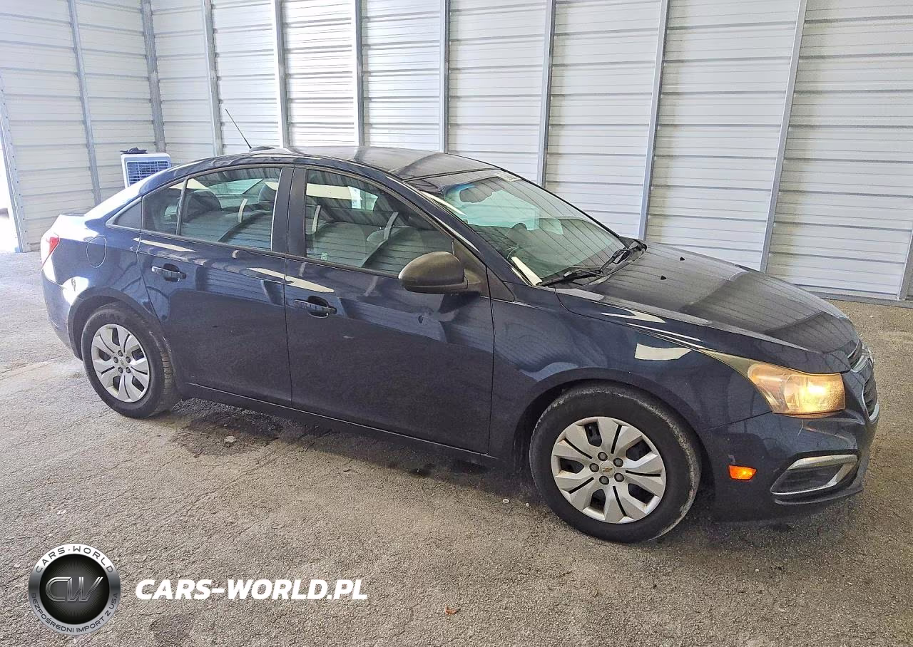 2015 Chevrolet Cruze Ls VIN:1G1PA5SH3F7213934 - 4